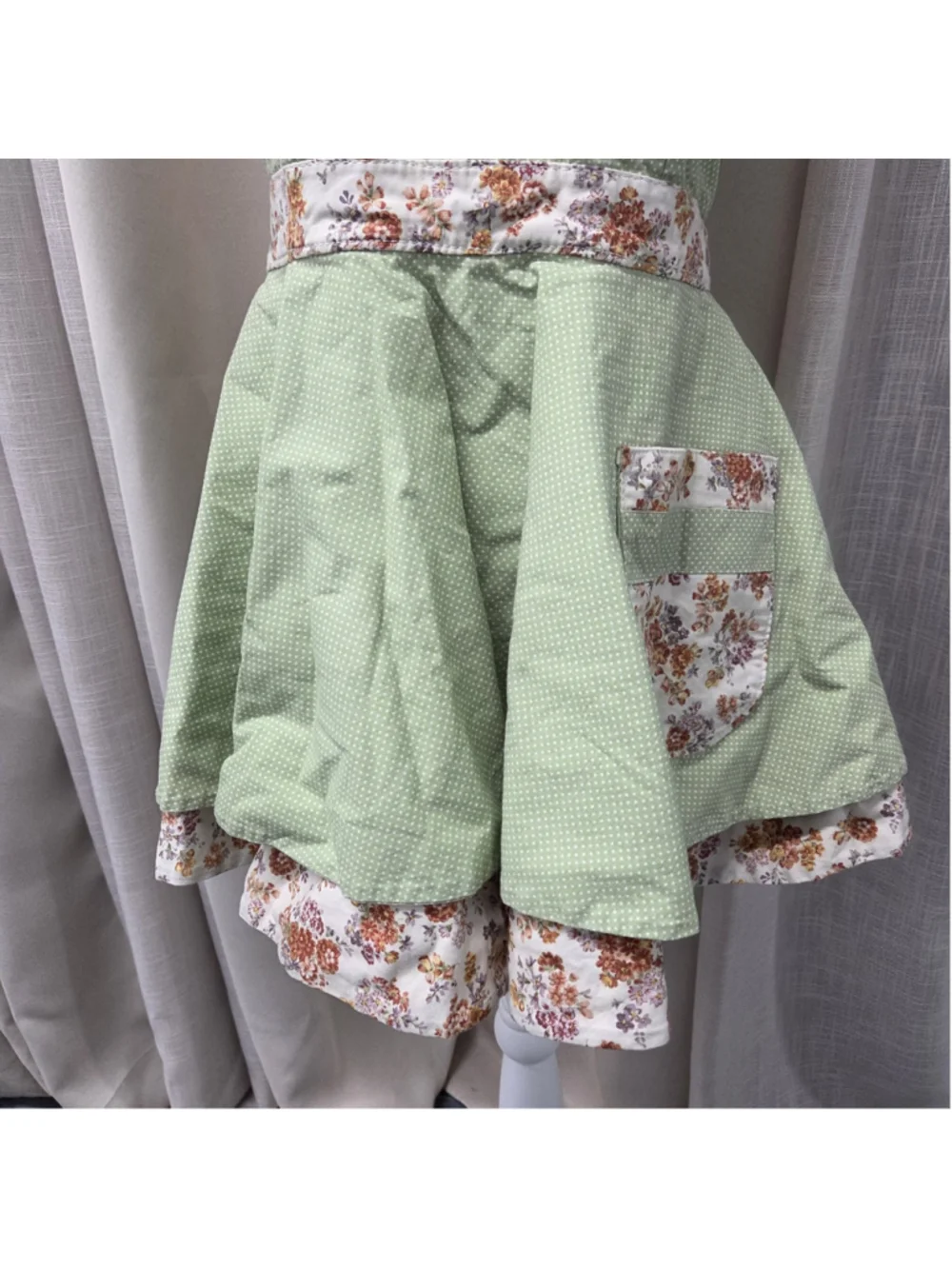 Vintage-Inspired Sweetheart Apron Floral Reversible Cottagecore Coquette